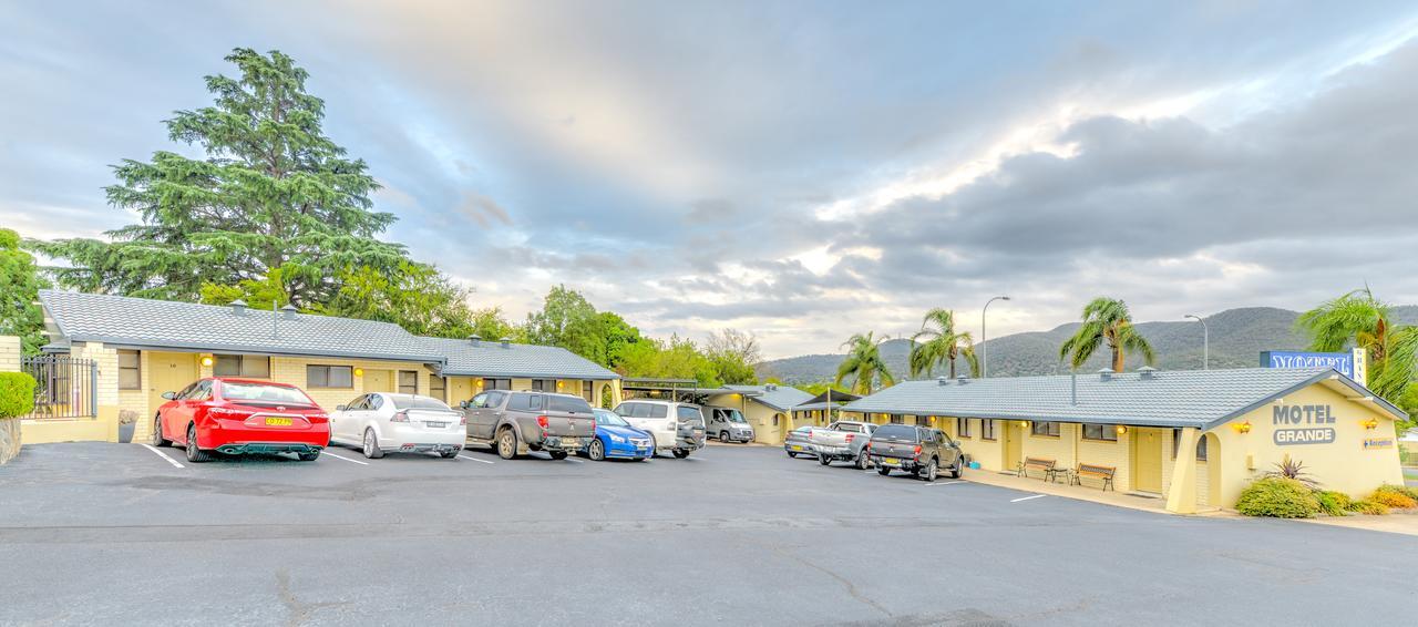 Motel Grande Тамуорт Экстерьер фото