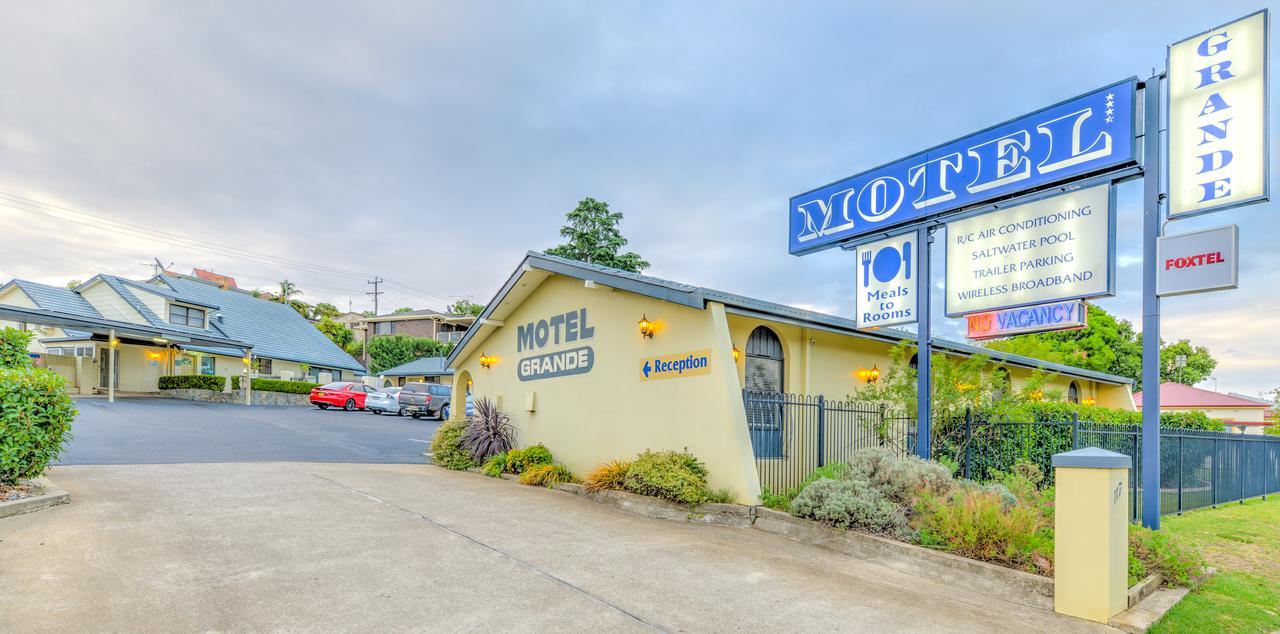 Motel Grande Тамуорт Экстерьер фото