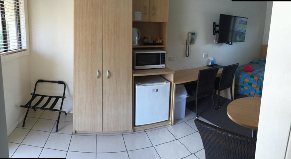 Motel Grande Тамуорт Экстерьер фото