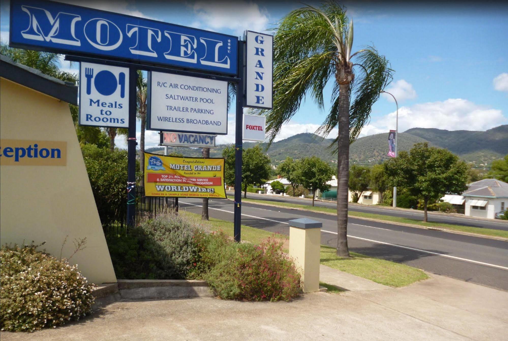 Motel Grande Тамуорт Экстерьер фото